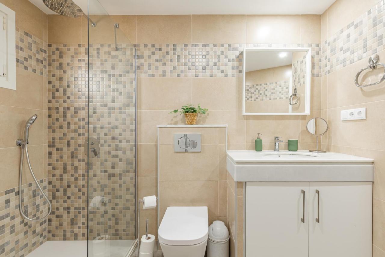 Modern Apartment Steps From The Beach Torrox Exterior foto